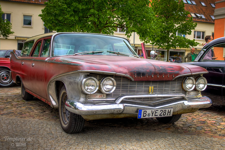 Plymouth - Oldtimer auf dem Markt in Templin
